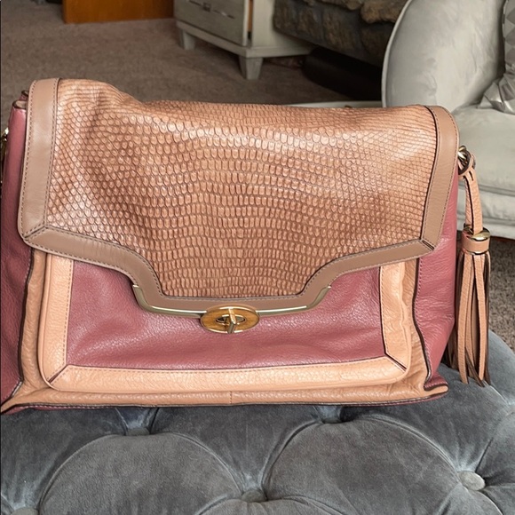 Coach - Picture 2 of 12